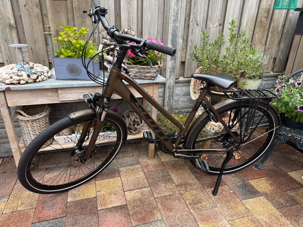Scott Alloy 28 inch 27 versnellingen, Fietsen en Brommers, Fietsen | Dames | Damesfietsen, 53 tot 56 cm, Versnellingen, Zo goed als nieuw