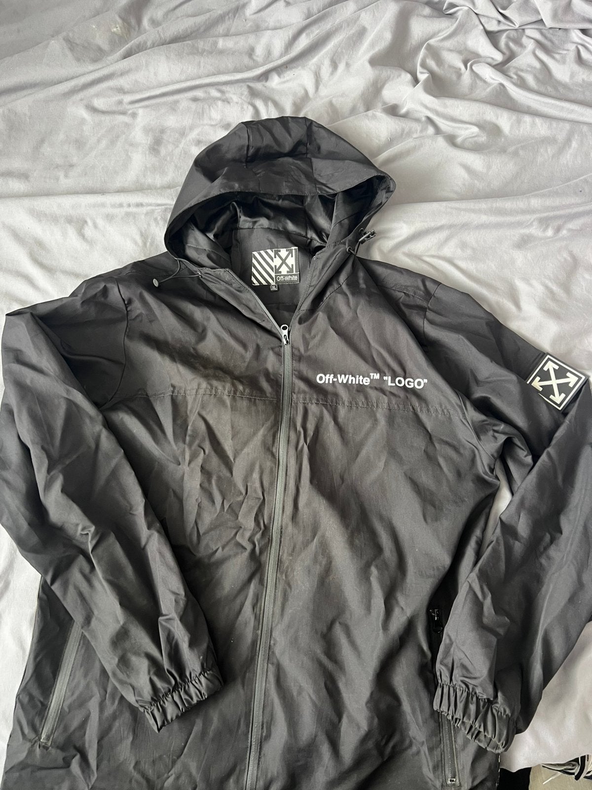 Off white jas, Ophalen, Zo goed als nieuw, Maat 52/54 (L), Zwart