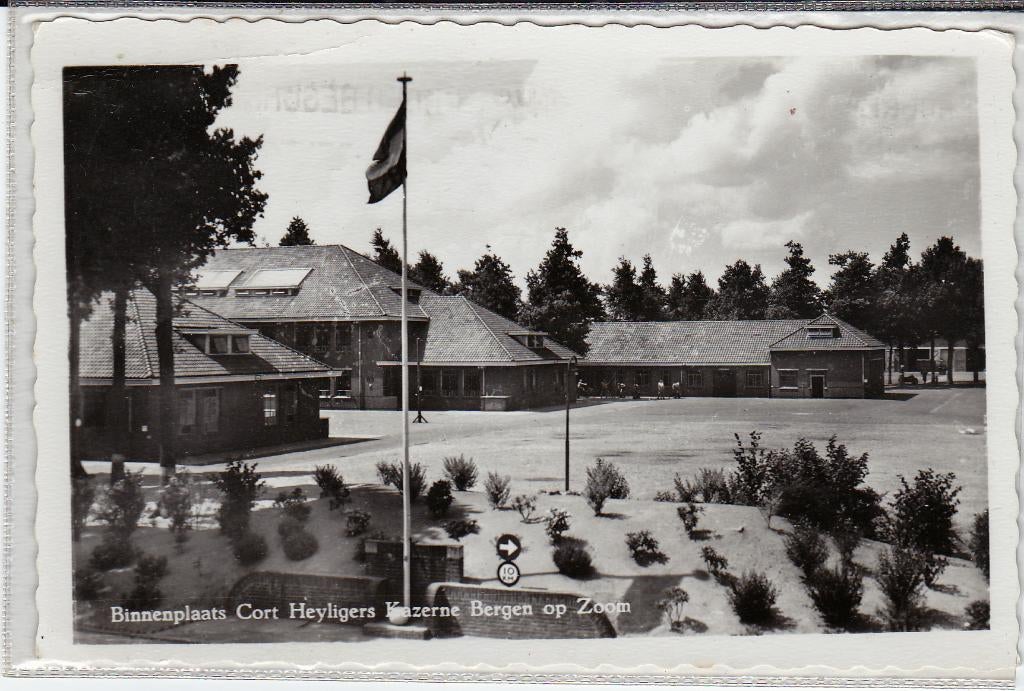 Bergen op Zoom Binnenplaats Cort. Heyligers Kazerne, Verzenden, 1940 tot 1960, Gelopen, Noord-Brabant