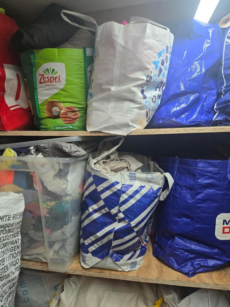 Grote partij dames kleding en schoenen, Ophalen