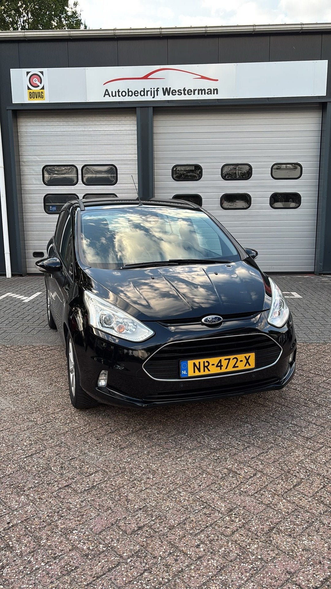 Ford B-Max 1.0 EcoBoost Titanium cruise / trekhaak / garanti, Auto's, Dealer onderhouden, 101 pk, Gebruikt, Zwart