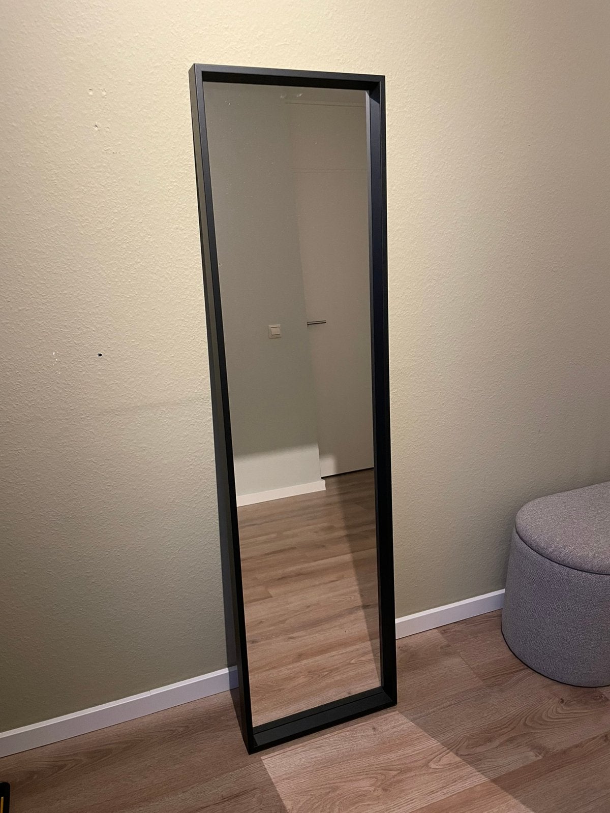 Ikea spiegel Nissedal zwart 140x50 cm, Ophalen, Minder dan 50 cm, 100 tot 150 cm, Zo goed als nieuw