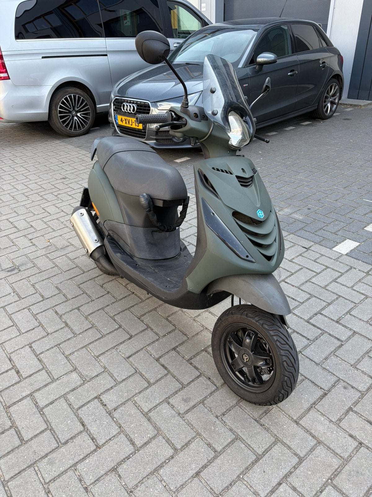 Piaggio zip 180cc motorkenteken, Fietsen en Brommers, Scooters | Piaggio, Zo goed als nieuw, Zip, Tweetakt, Ophalen