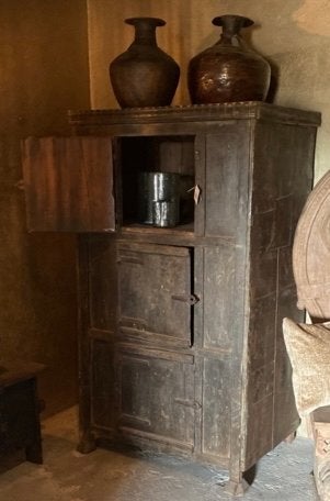 Antieke houten kast, Ophalen