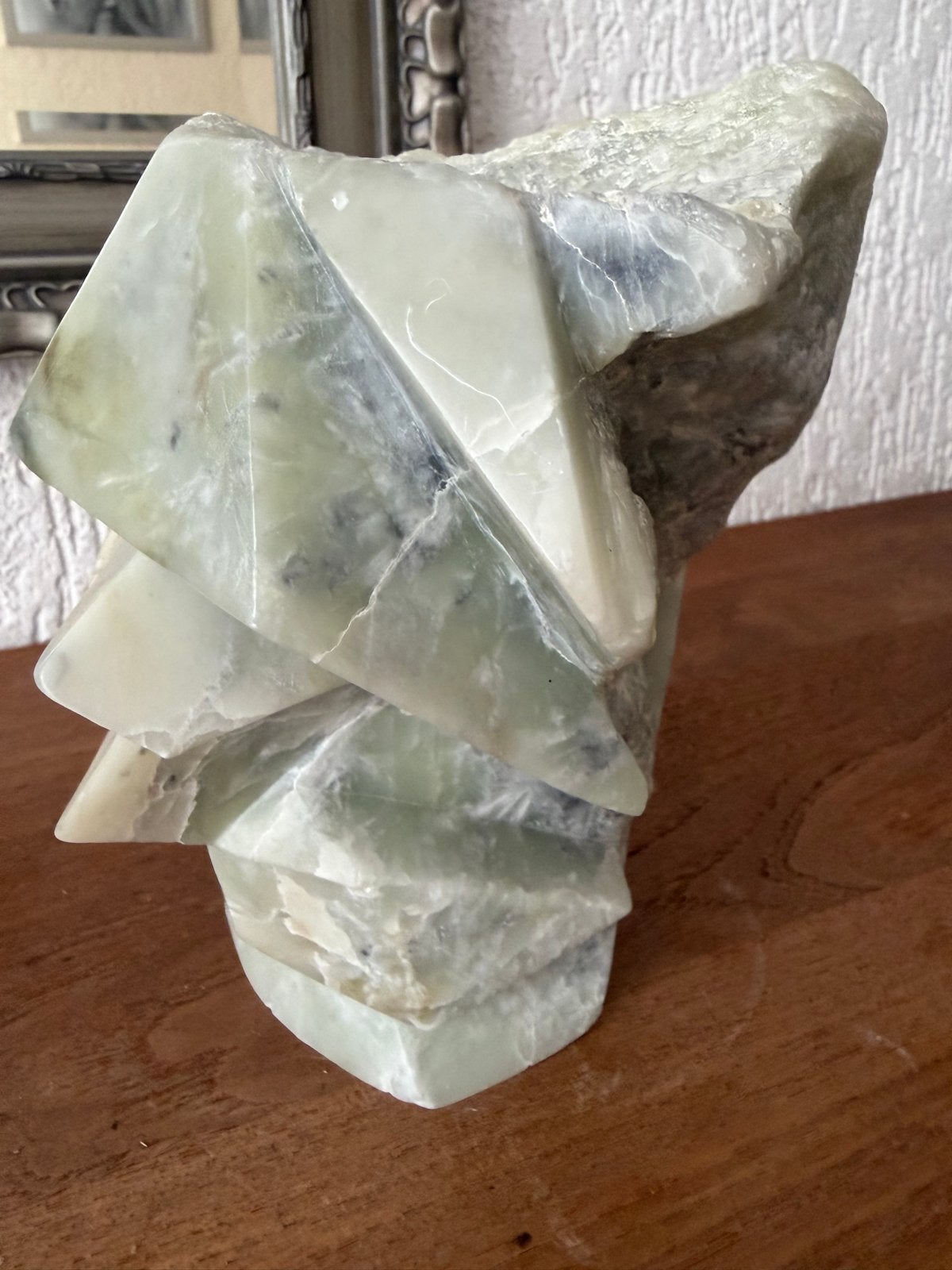 Abstracte sculptuur van steen, lichtgroen, Ophalen of Verzenden, Handgemaakt, 20 - 50 cm, Steen of Keramiek