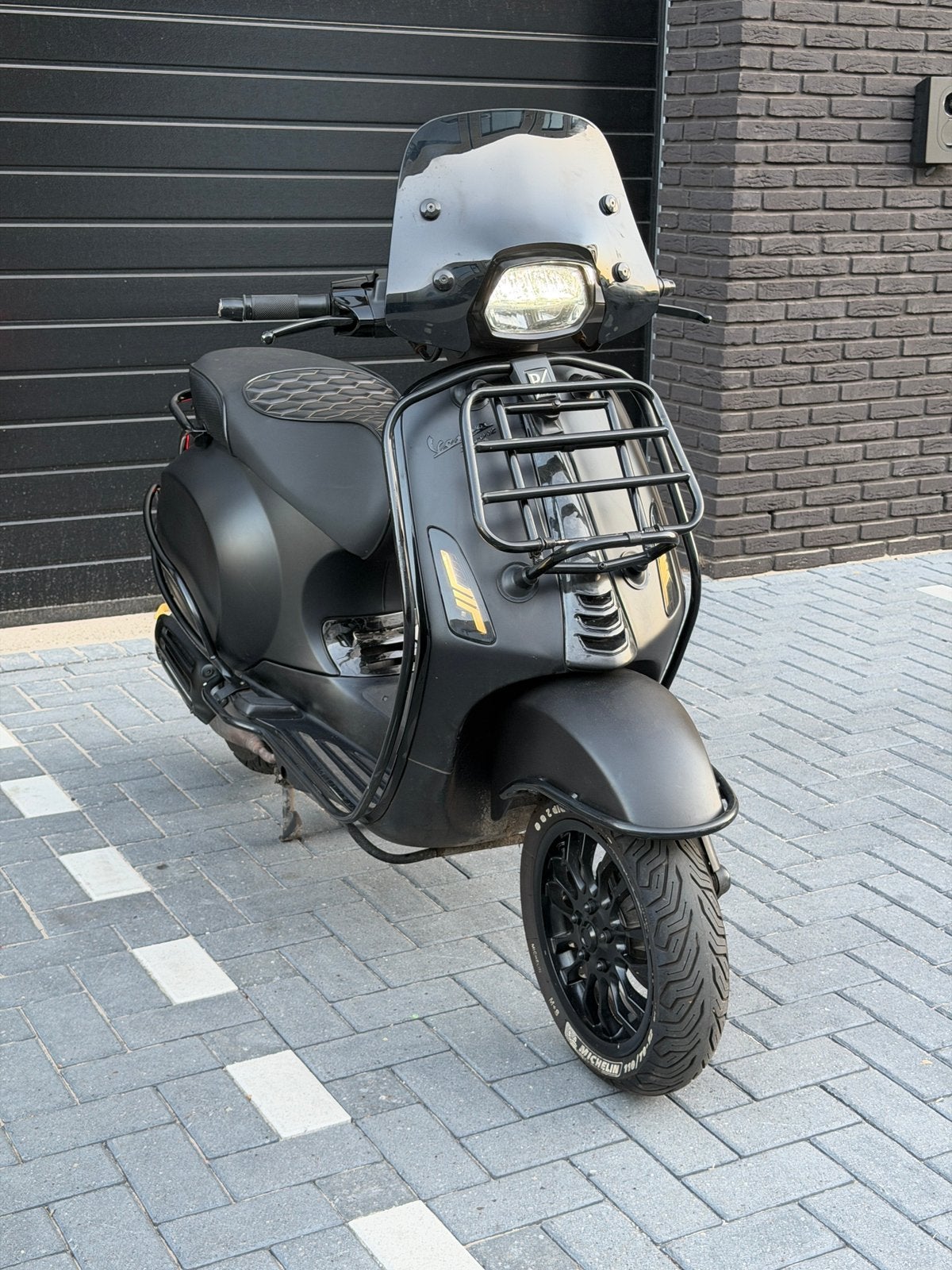 Custom vespa sprint e4 |notte| full malossi 80cc., Fietsen en Brommers, Brommers | Vespa, Ophalen of Verzenden, Zo goed als nieuw