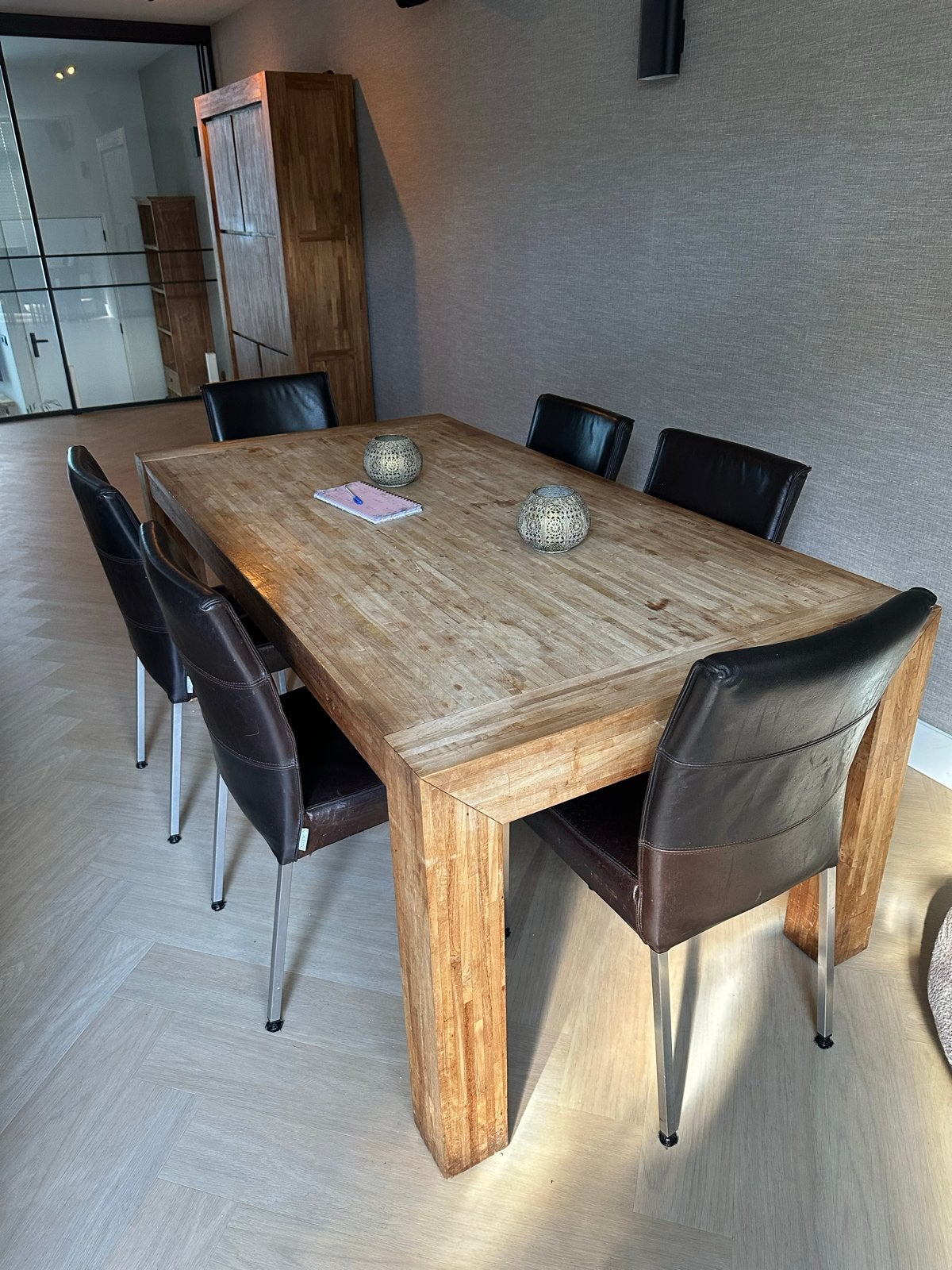 Massief tiek houten eettafel en kast van STOCKS, Huis en Inrichting, Tafels | Eettafels, Ophalen, Gebruikt, Teakhout, 50 tot 100 cm