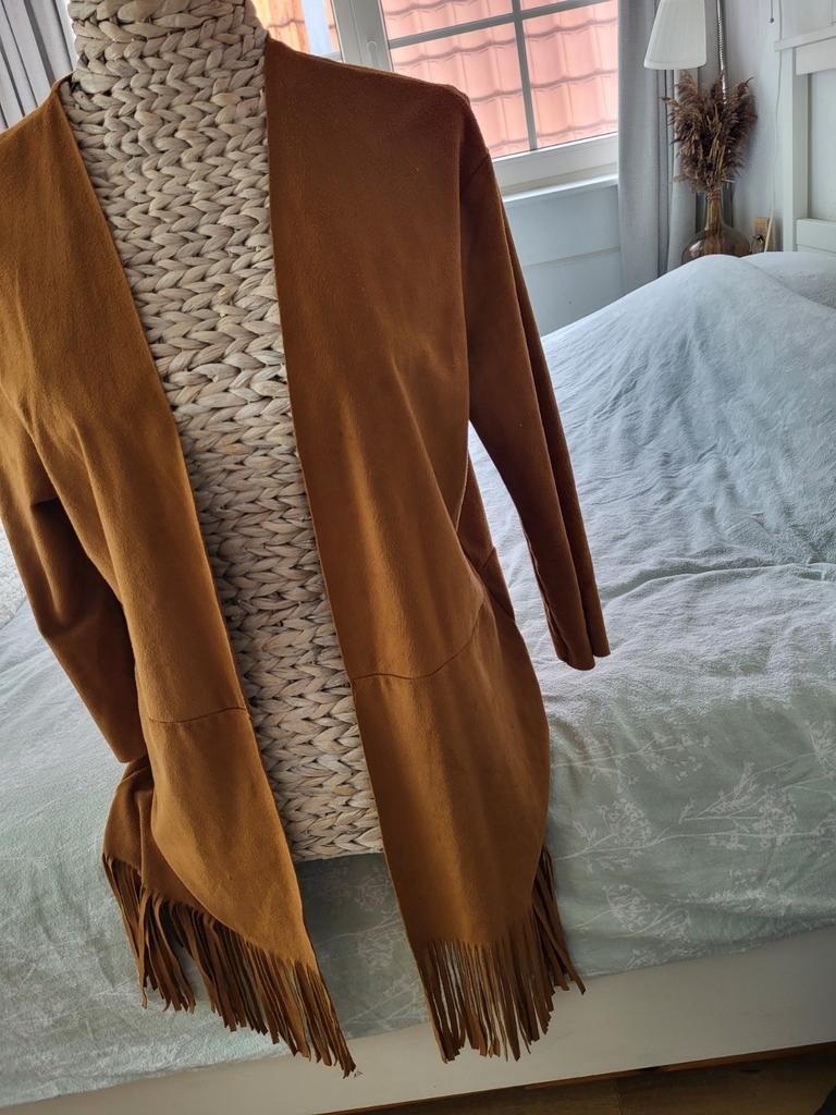 Suedine vest met rafels mt, Maat 38/40 (M), Bruin, Ophalen of Verzenden, Gedragen