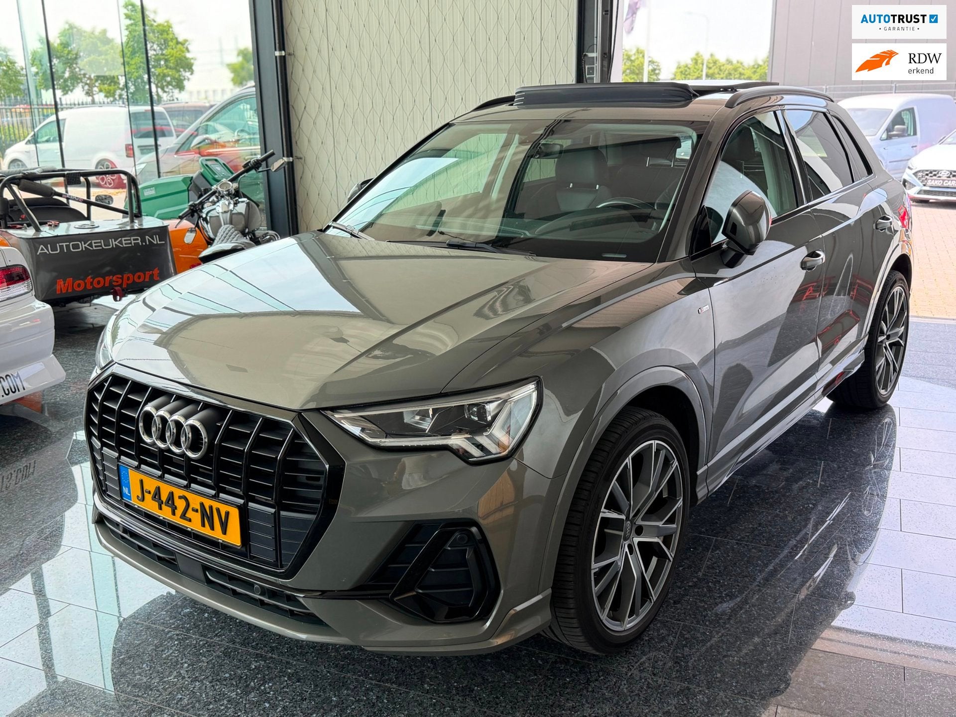 Audi Q3 35 TFSI 150PK S Line Pro Line 2019 Pano / Camera / A, Auto's, Audi, Dealer onderhouden, 4 cilinders, 150 pk, Bedrijf