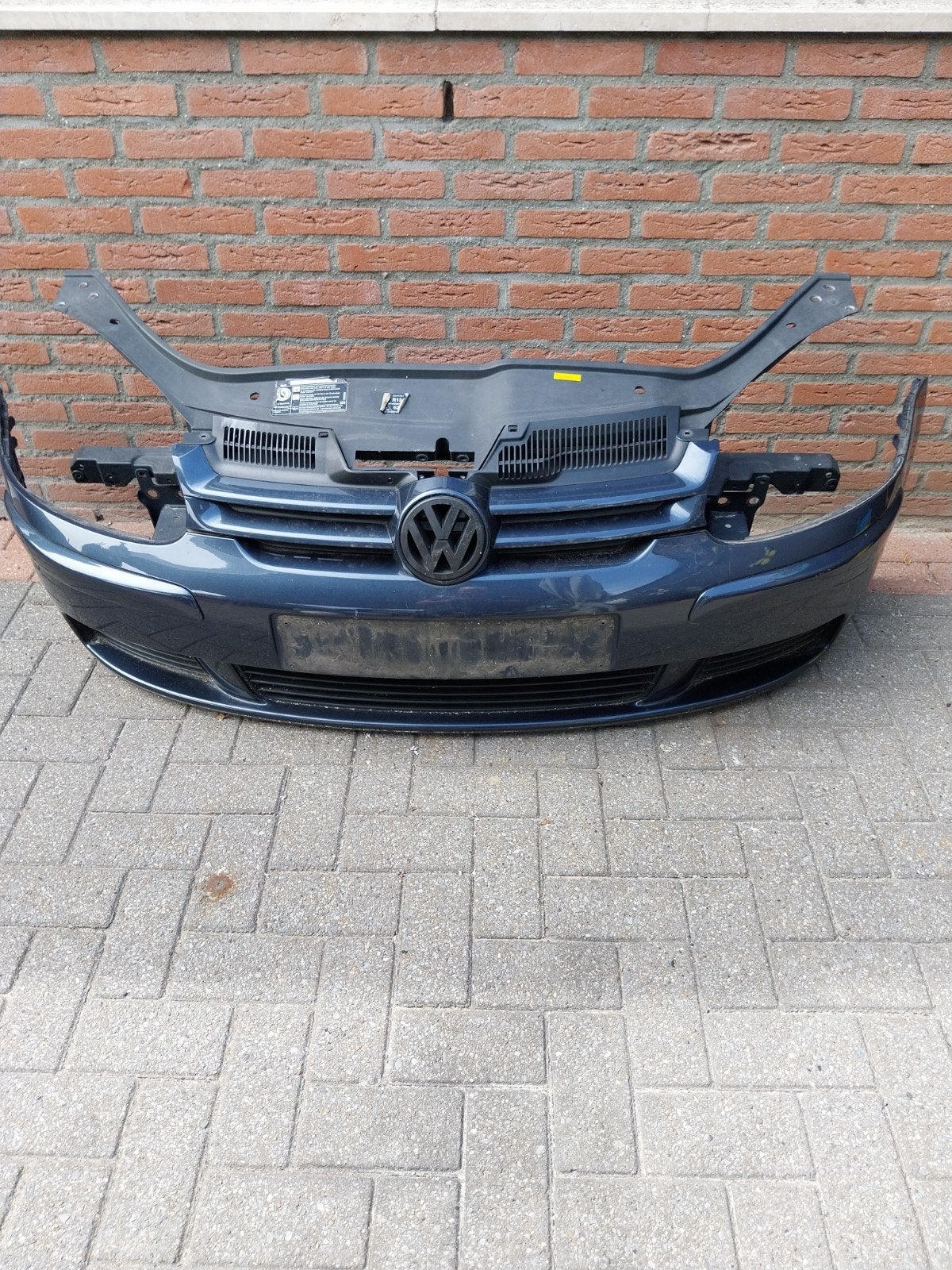 Volkswagen Golf 5 Voorbumper met Grill en Bumperbalk, Auto-onderdelen, Gebruikt, Ophalen of Verzenden, Bumper, Volkswagen