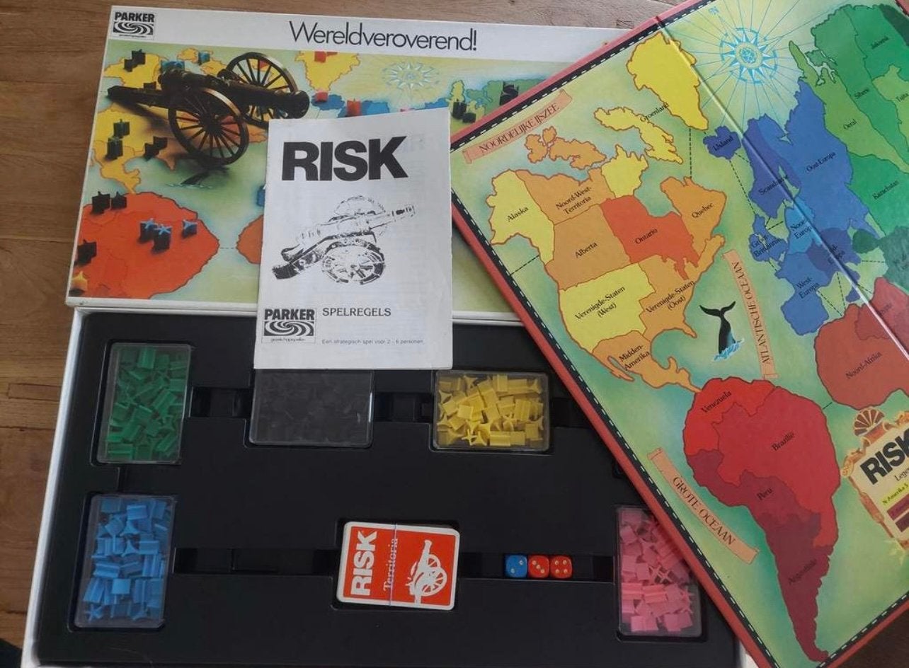 Prachtige oude Risk compleet en in goede staat, Ophalen of Verzenden, Zo goed als nieuw