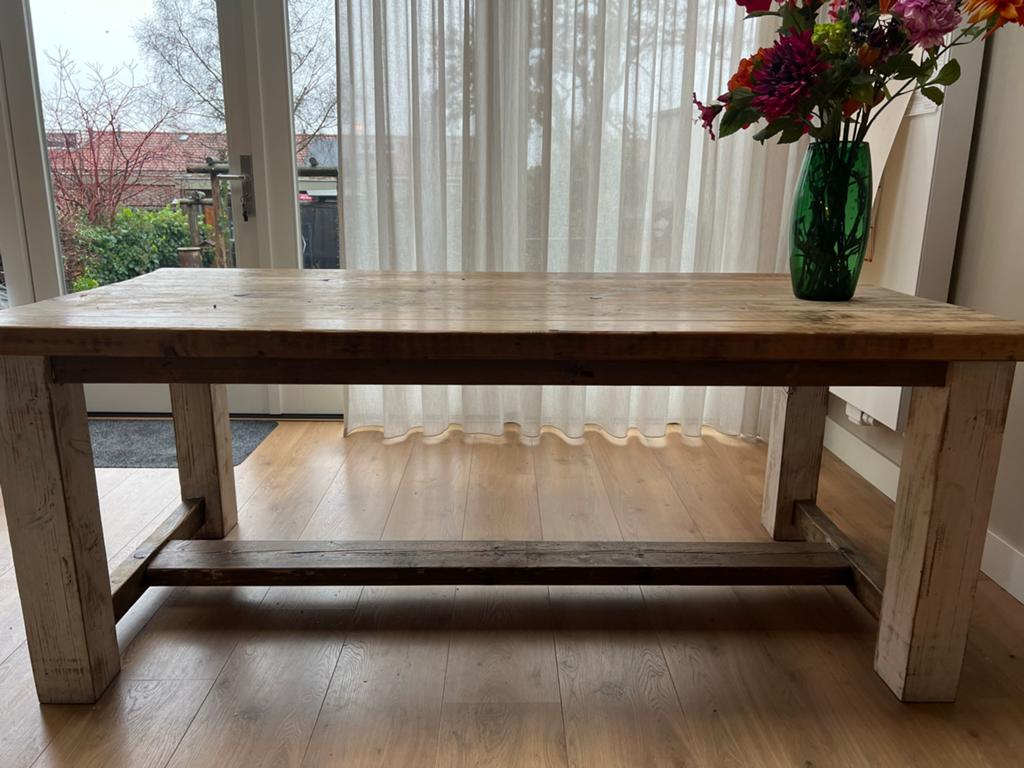Robuuste houten eettafel met wit onderstel, Huis en Inrichting, Tafels | Eettafels, Gebruikt, 50 tot 100 cm, 150 tot 200 cm, Vier personen