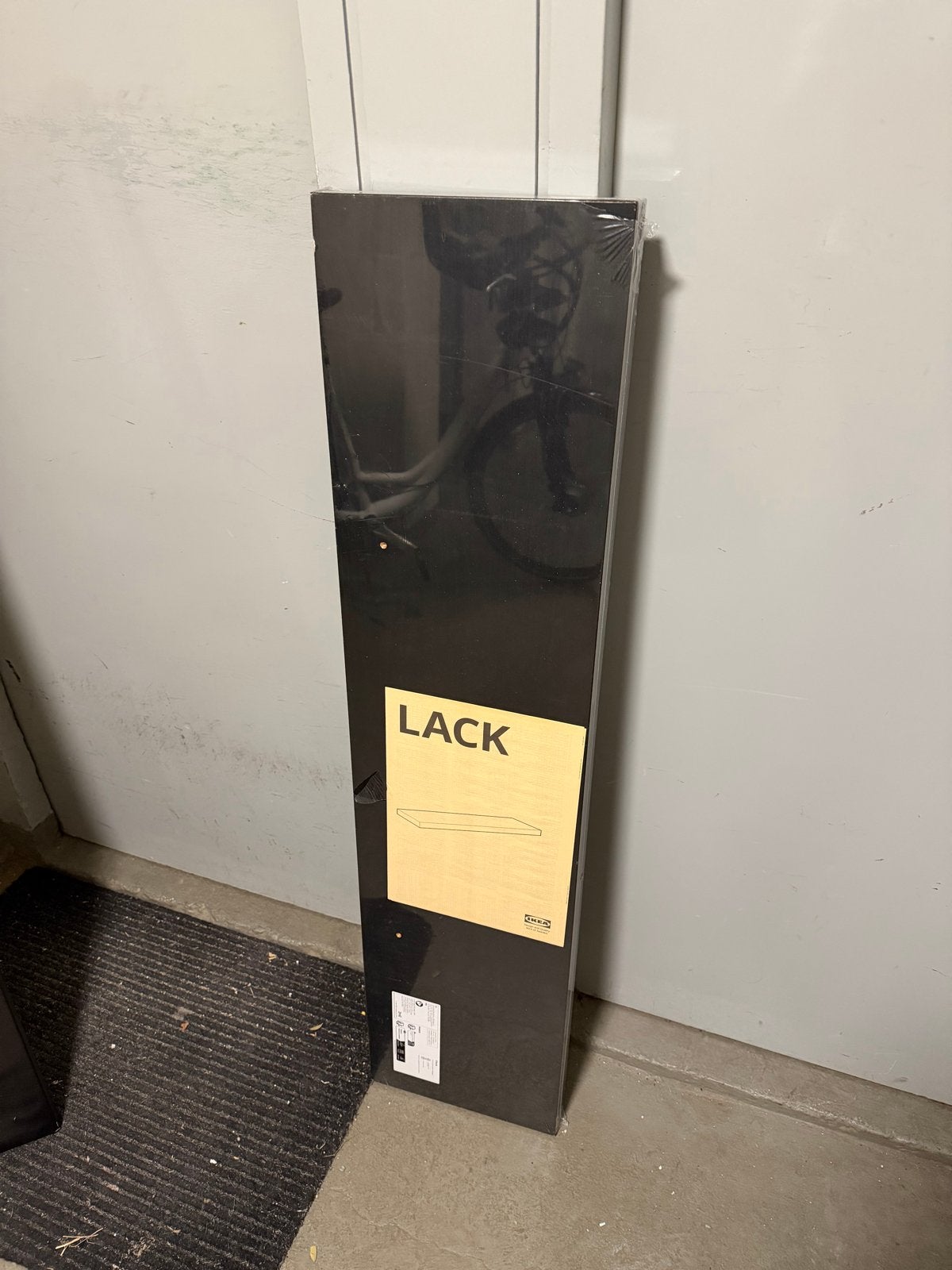 Nieuwe IKEA LACK wandplank zwart 110x26 cm, Ophalen, Zo goed als nieuw