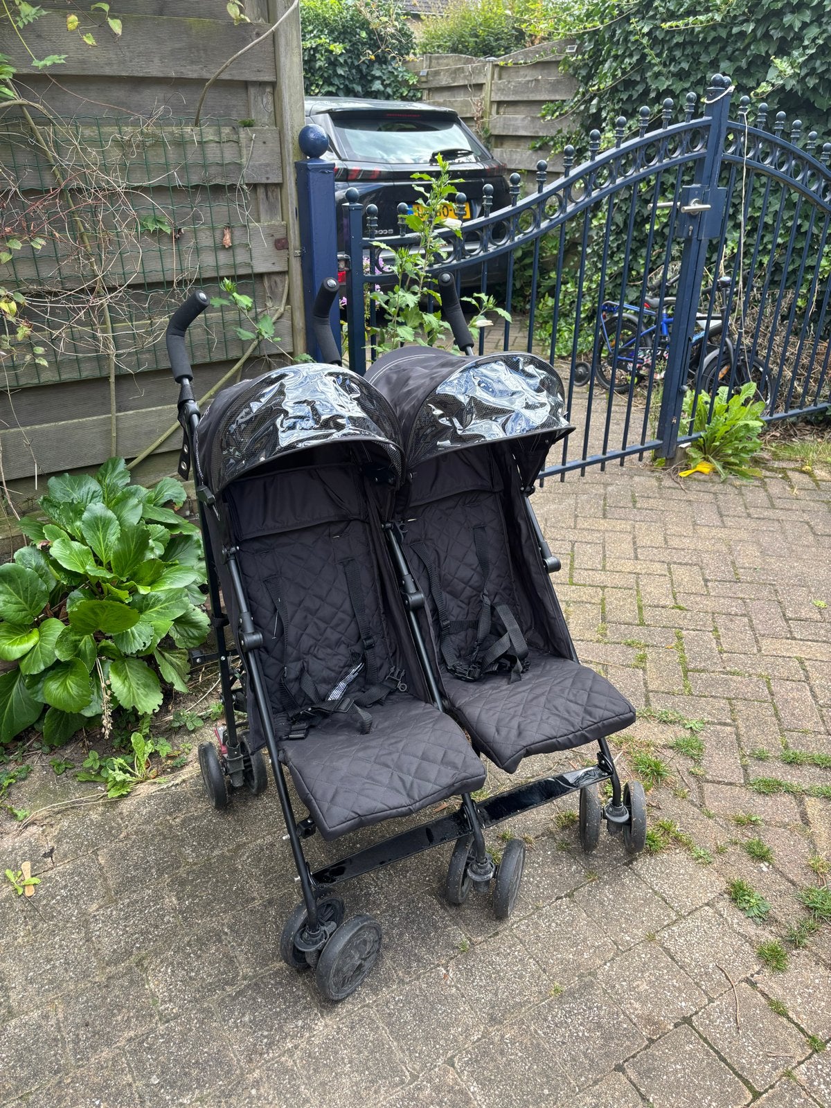 Zwarte Duowagen - Handige en Compacte Tweelingbuggy, Kinderen en Baby's, Gebruikt, Duowagen, Ophalen, Kinderwagen