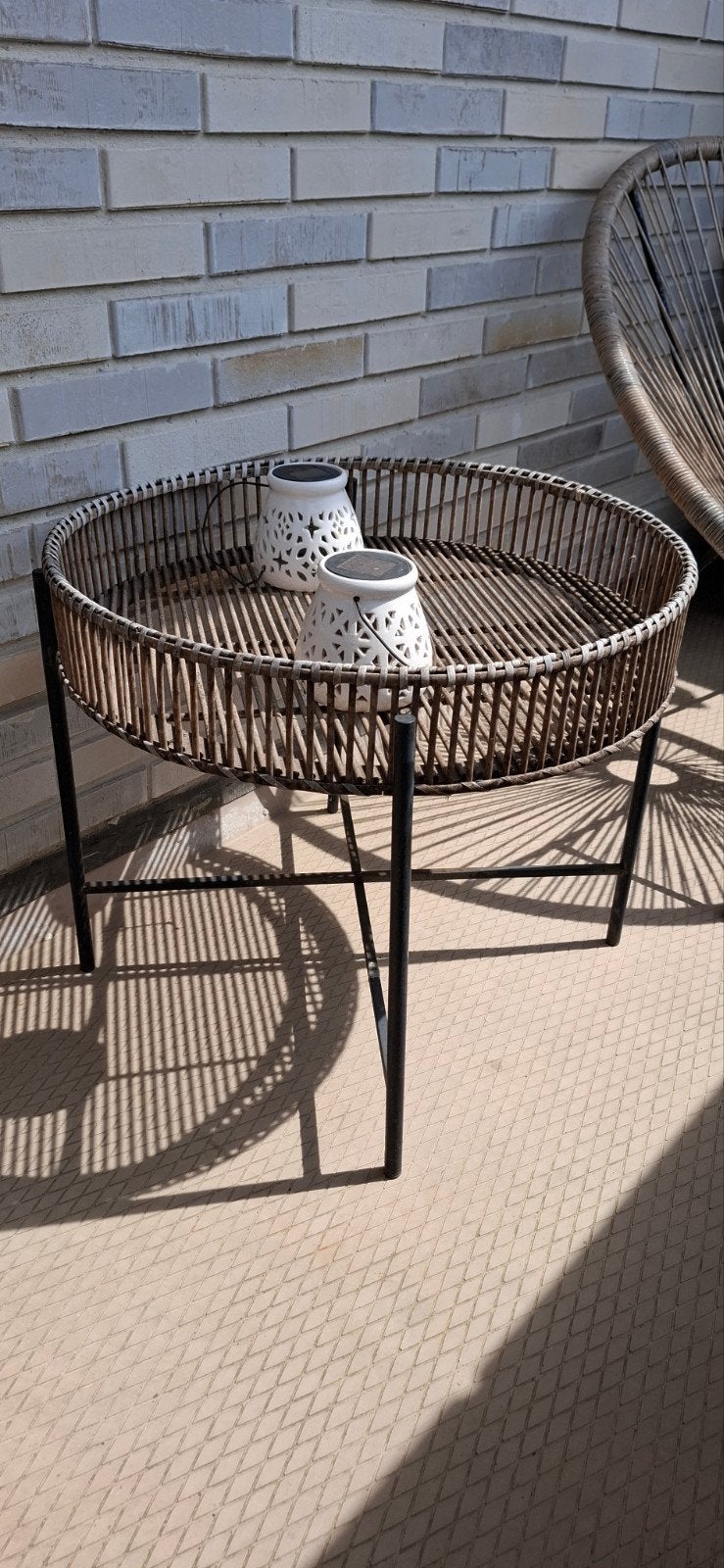 Bijzettafel met bamboe tray, Ophalen, Gebruikt, Rond, Wicker
