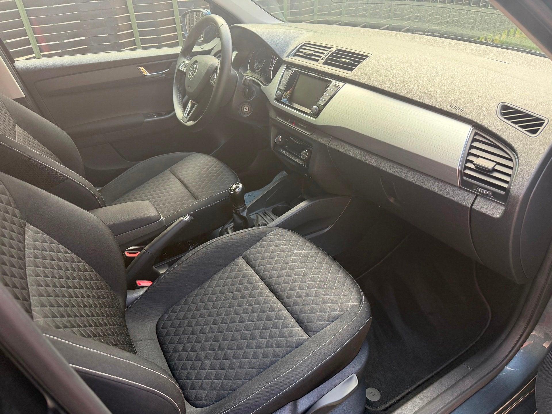 Foto 16 van Skoda Fabia Combi 1.0 TSI Drive grijs 2017 CRUISE|NAVI|NAP