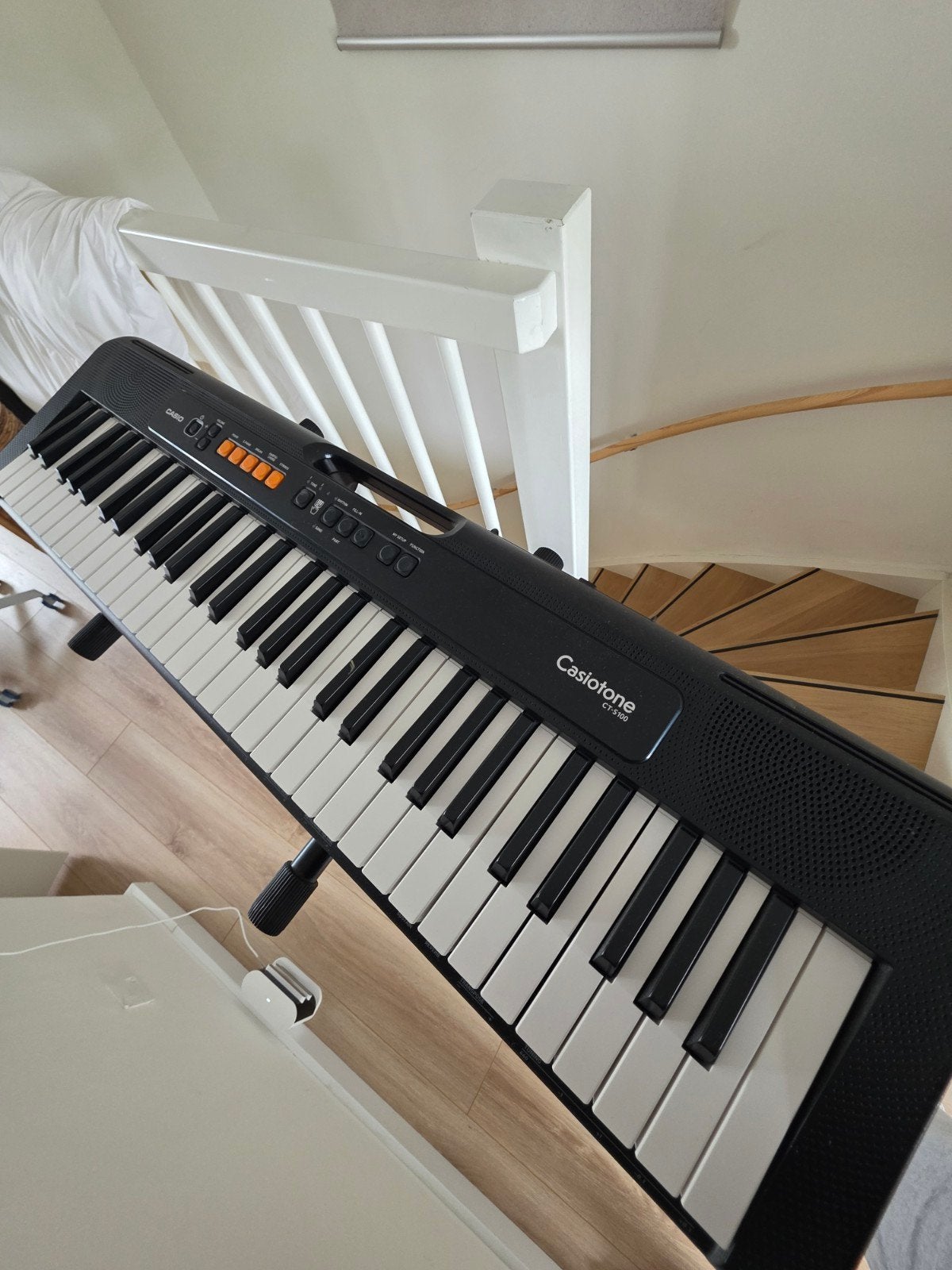Casio Casiotone CT-S100 keyboard met standaard, Ophalen, Casio, 61 toetsen, Midi-aansluiting