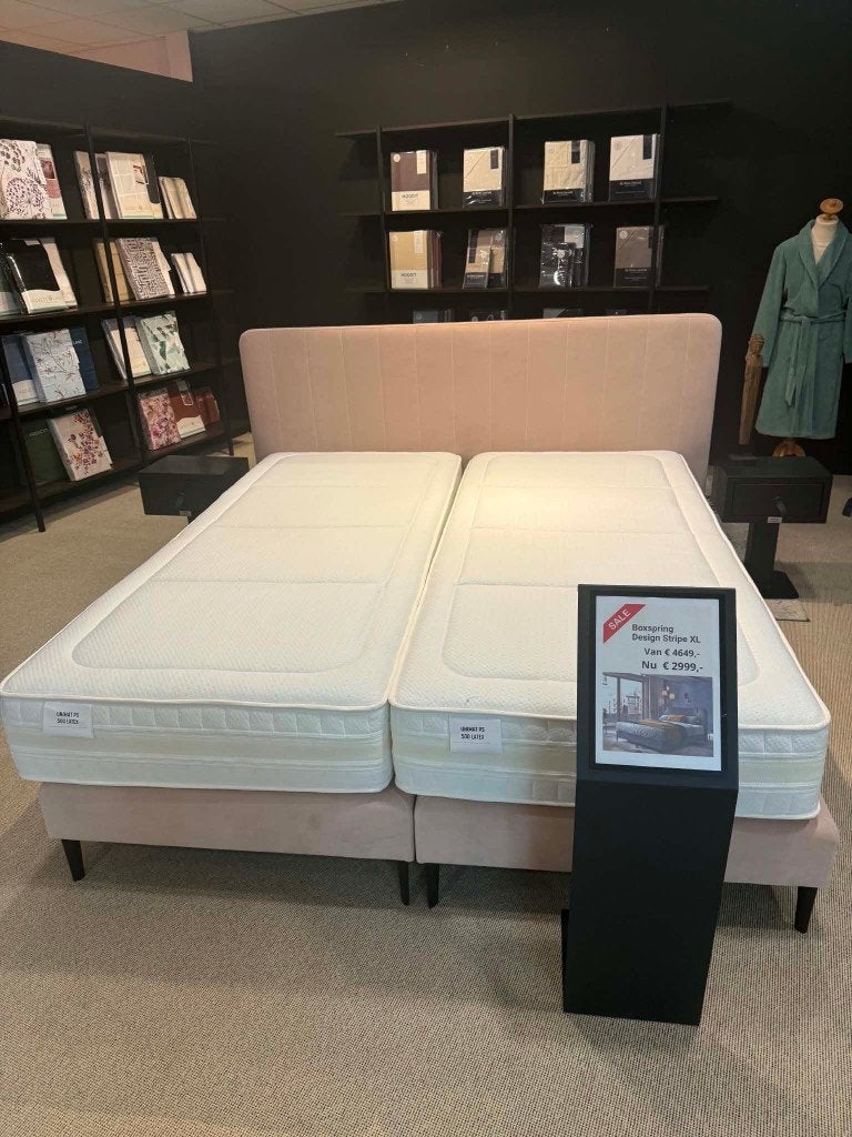 Boxspring zacht roze., 210 cm, Ophalen of Verzenden, 180 cm, Overige kleuren