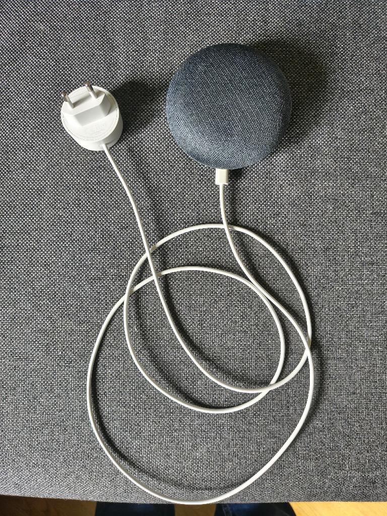 Zo goed als nieuwe Google Home Mini Speaker charcoal, Audio, Tv en Foto, Luidsprekers, Overige merken, Overige typen, Ophalen of Verzenden