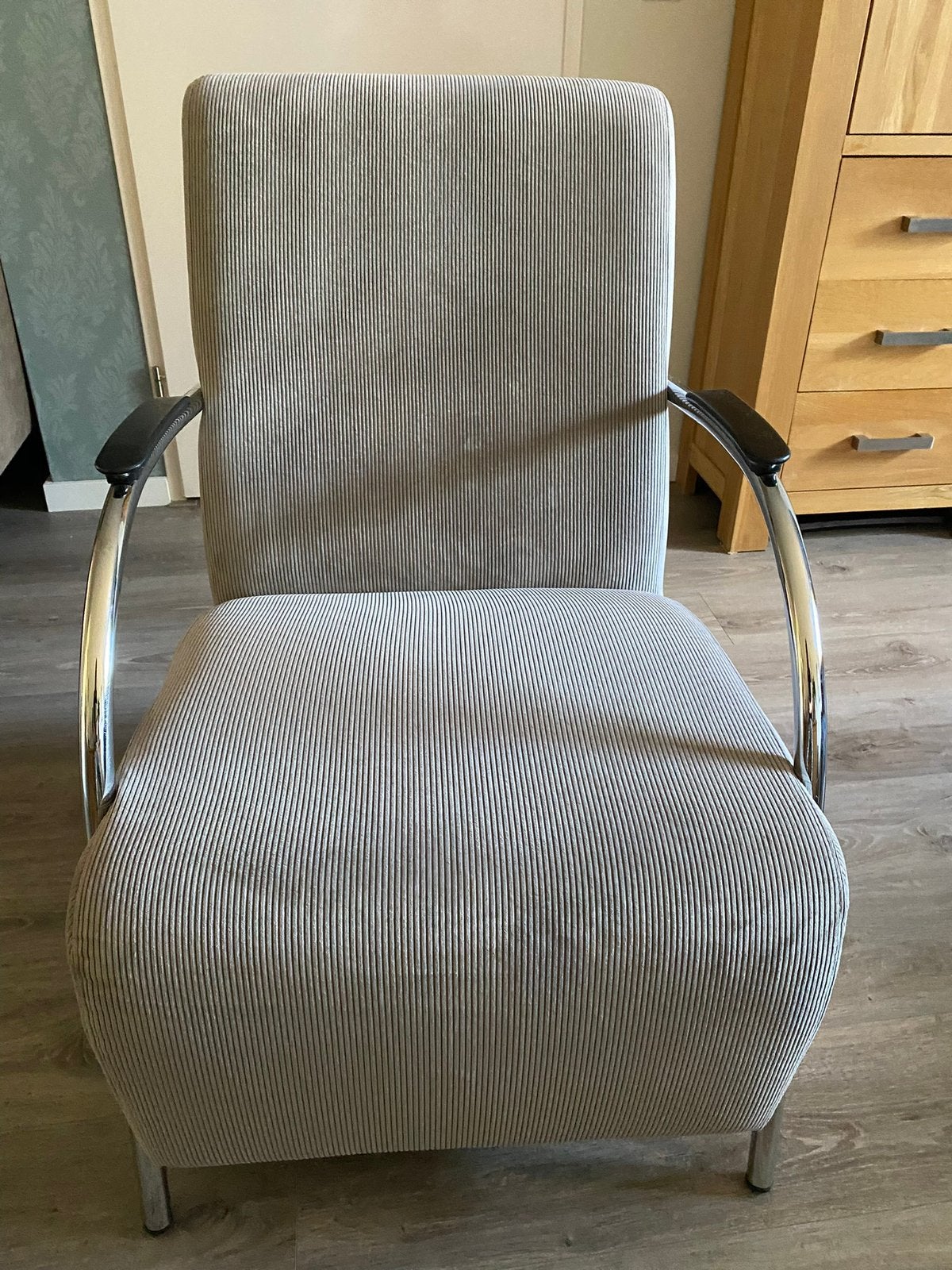Leunstoel van ribstof, Huis en Inrichting, Fauteuils, Ophalen, Minder dan 75 cm, Zo goed als nieuw, 50 tot 75 cm