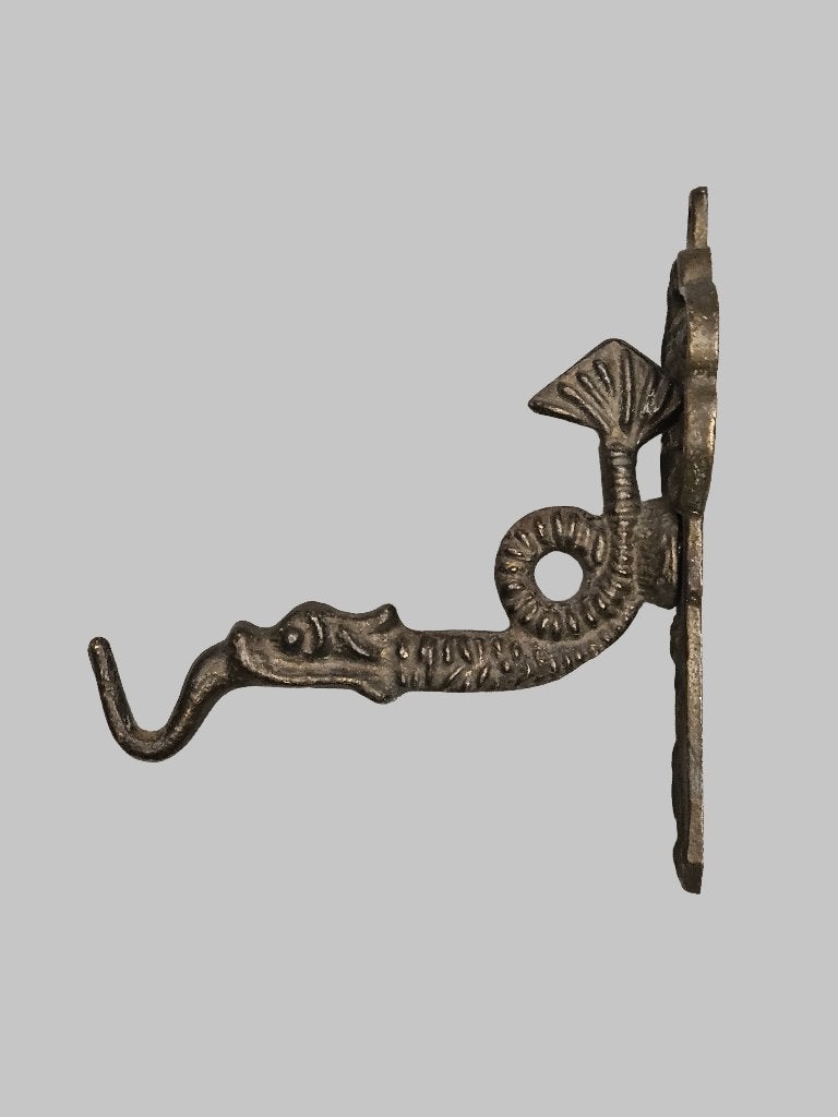 Kapstok /muurhaak met mythologische zeedraak of vis (Lot 6), Huis en Inrichting, Wandkapstok, Gebruikt, Ophalen of Verzenden, Minder dan 100 cm