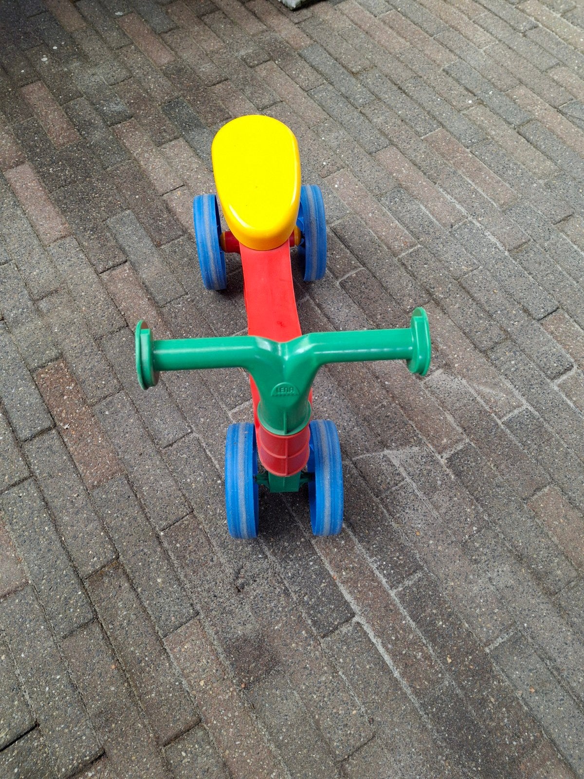 2 loopfietsen en 1 step met 3 wielen, Ophalen of Verzenden, Gebruikt, Gewone step