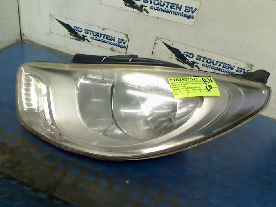 Koplamp Rechts 1 BEVESTIGING GEBROKEN i10 (F5) 2012, Hyundai Motor Deutschland GmbH, Gebruikt, Hyundai, Kaiserleipromenade 5, Offenbach am Main 63067, , Duitsland