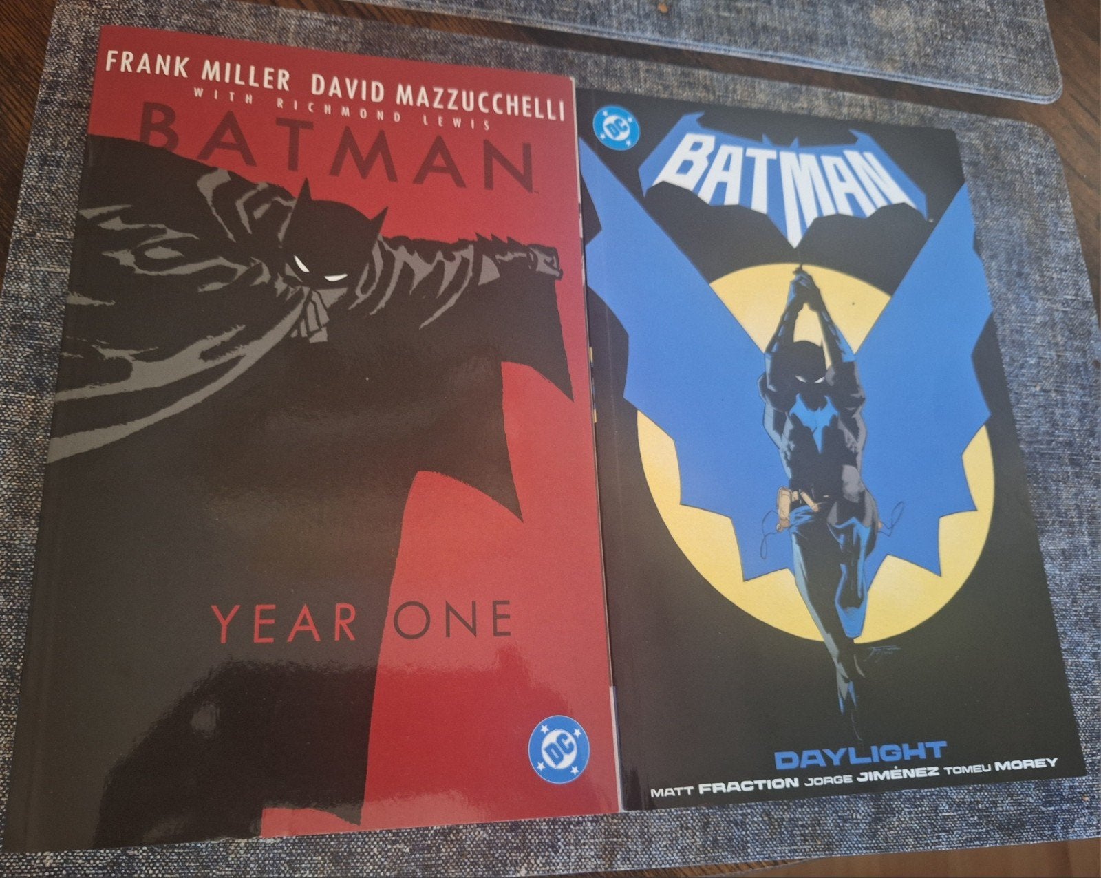 Batman Vol. 1: Daylight and Batman Year One, Ophalen of Verzenden, Zo goed als nieuw