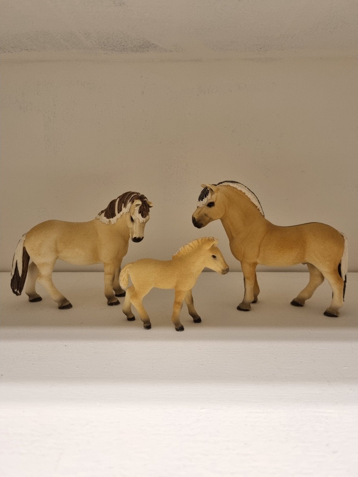 schleich fjorden familie, Ophalen of Verzenden, Zo goed als nieuw, Paard, Beeldje of Figuurtje