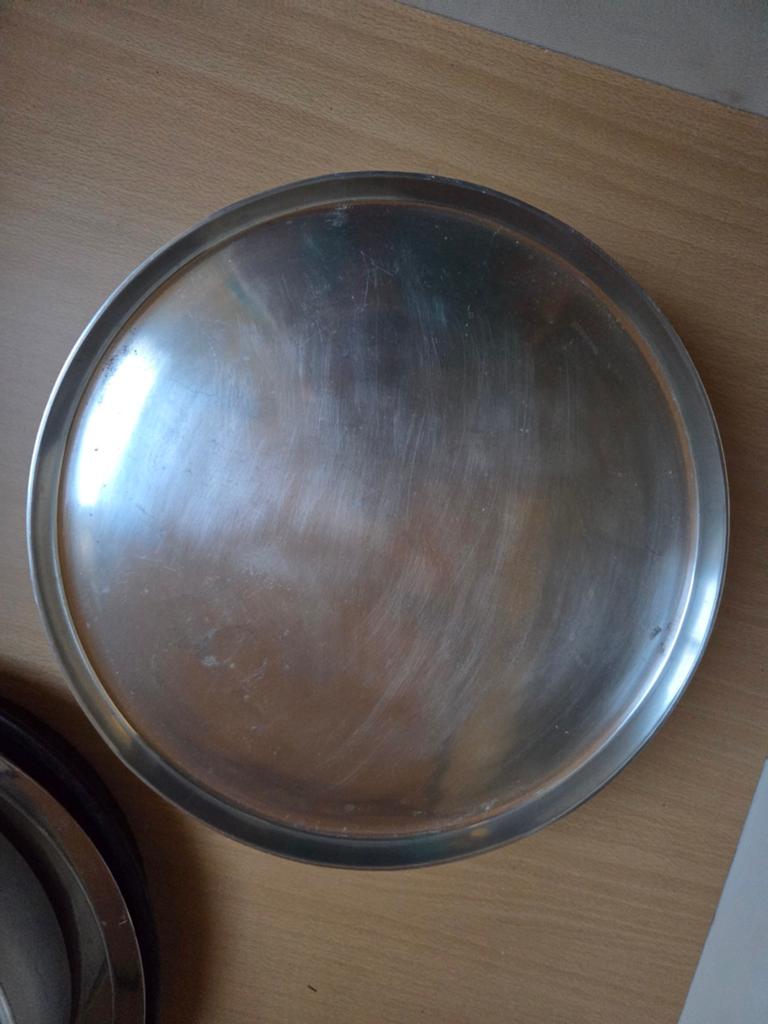 Decoratieve metalen schaal/onderzetter met pootjes, Ophalen of Verzenden
