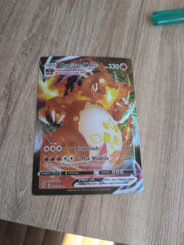 Pokémon Kaart Charizard VMAX 020/189, Ophalen of Verzenden, Zo goed als nieuw, Losse kaart