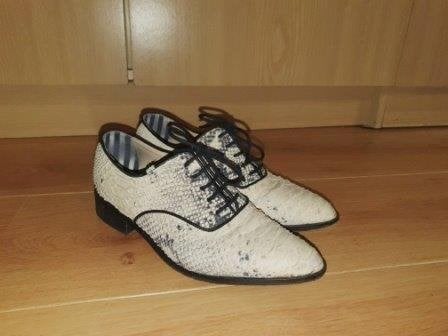Floris van Bommel mt.37,5 grijs/beige leer met snake print, Schoenen met lage hakken, Beige, Floris van Bommel, Ophalen of Verzenden