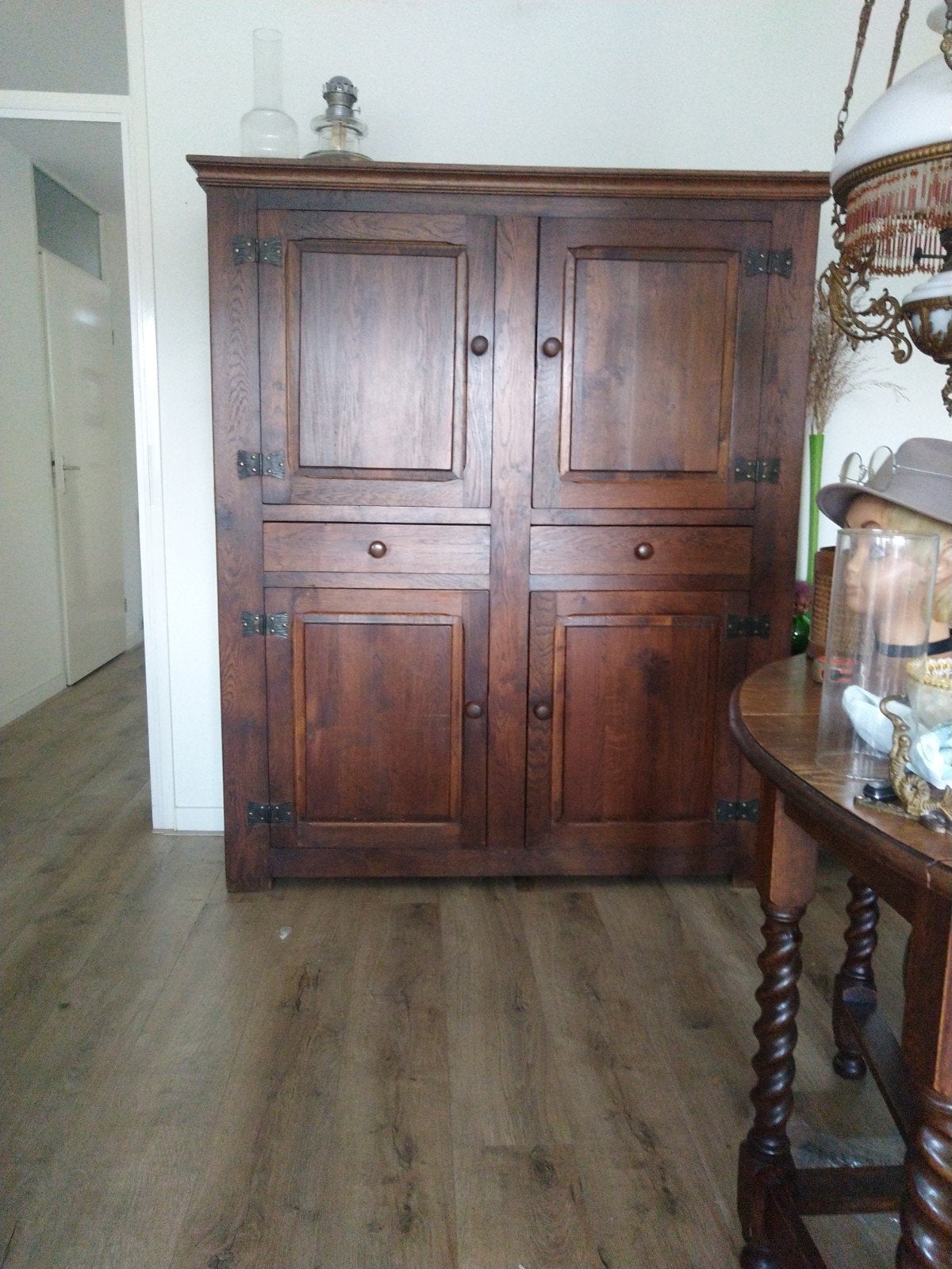 Vintage massief eikenhouten kast, Huis en Inrichting, Ophalen