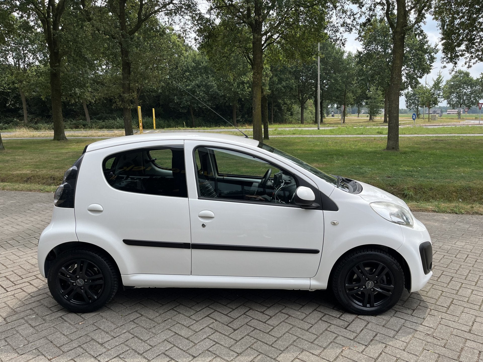 Citroën C1 1.0 Tendance | ALL SEASON | AIRCO | CARPLAY | ON, Auto's, Voorwielaandrijving, Euro 5, Stof, Gebruikt