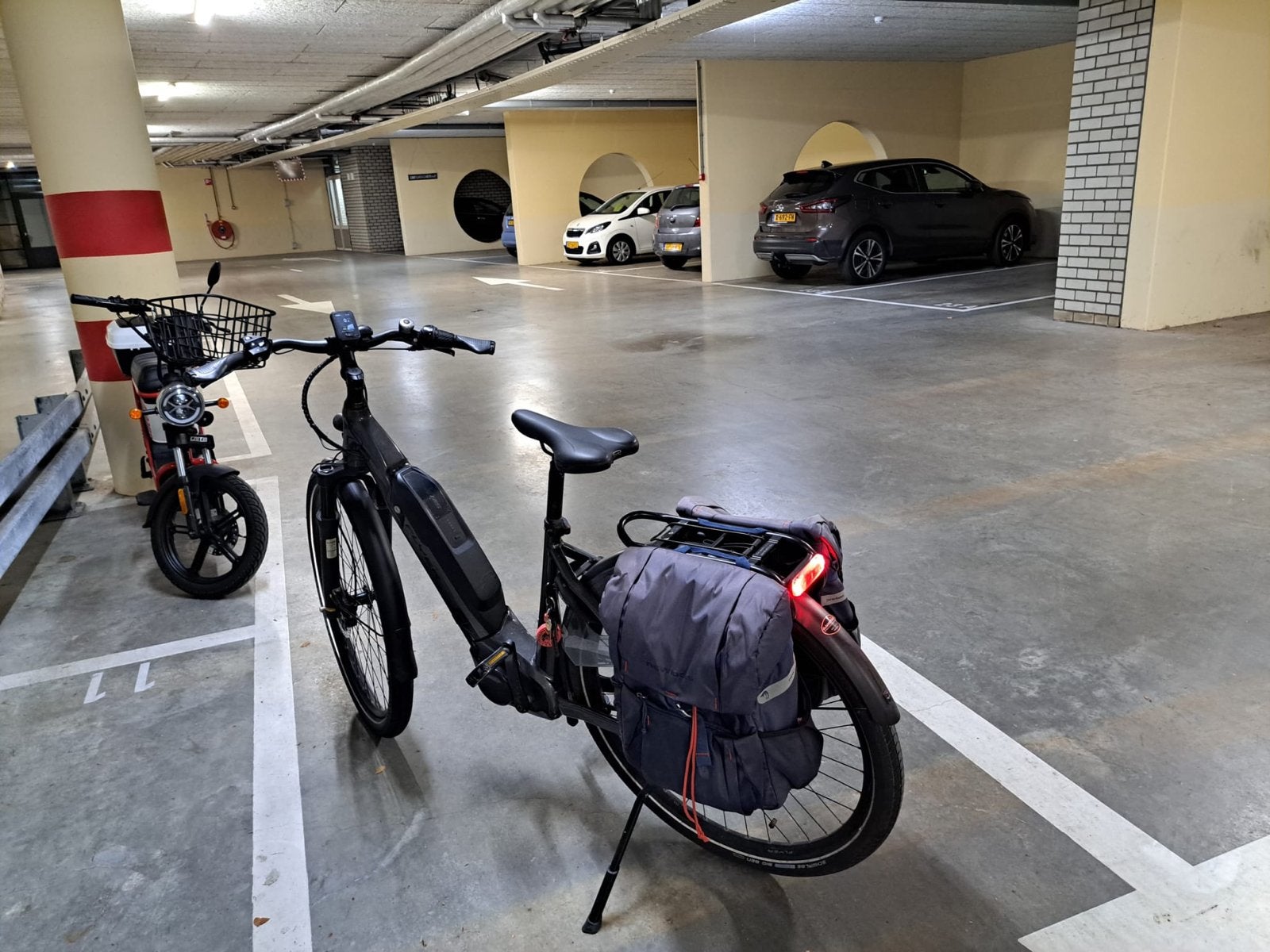 Flyer e-bike met tassen, Overige merken, Gebruikt, Ophalen of Verzenden, 50 km per accu of meer