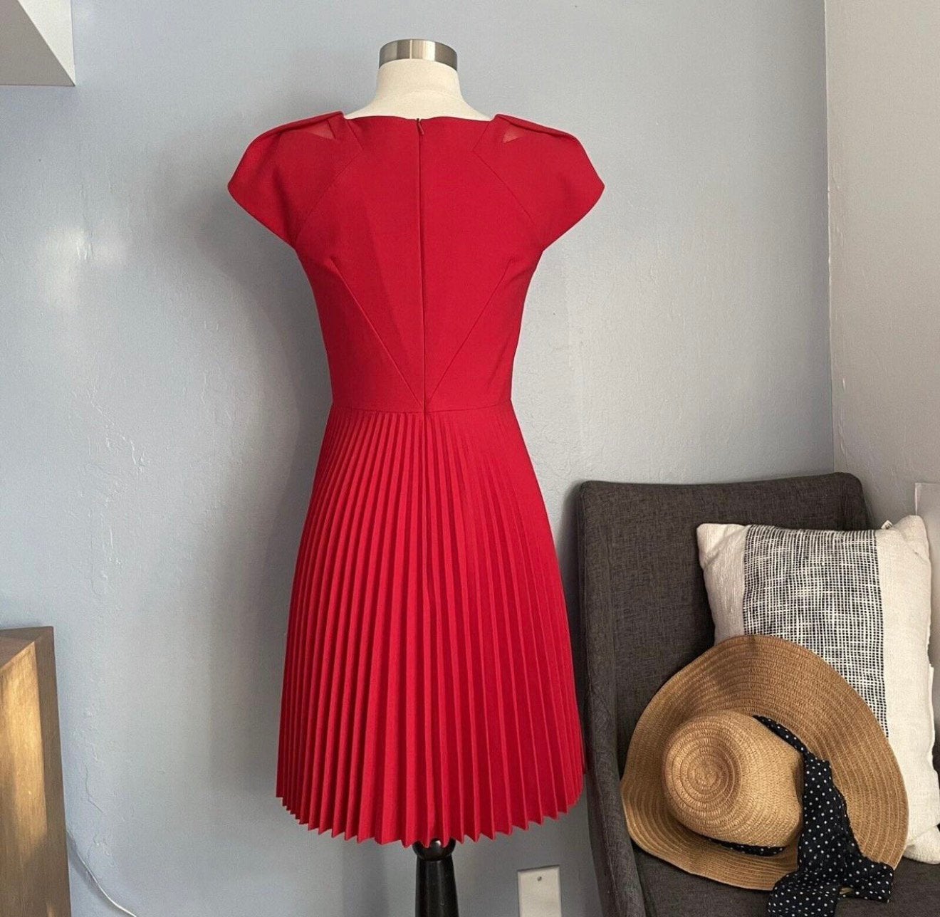 Karen Millen rode dames geplooide jurk 38-M NIEUW - design, Maat 38/40 (M), Nieuw, Ophalen of Verzenden, H