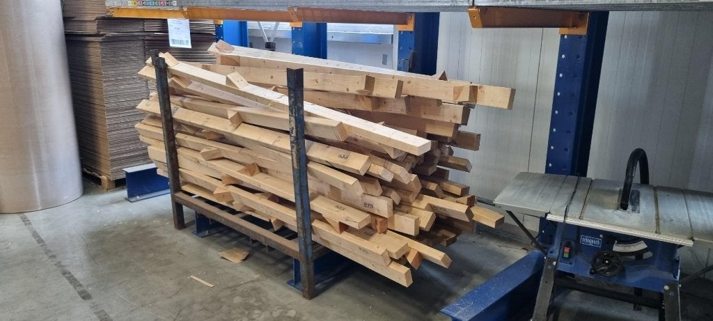 Geschaafde houten balken 2400 x 44 x 95 mm (circa 35 stuks), Doe-het-zelf en Verbouw, Ophalen, 25 tot 50 mm, Nieuw, 200 tot 250 cm