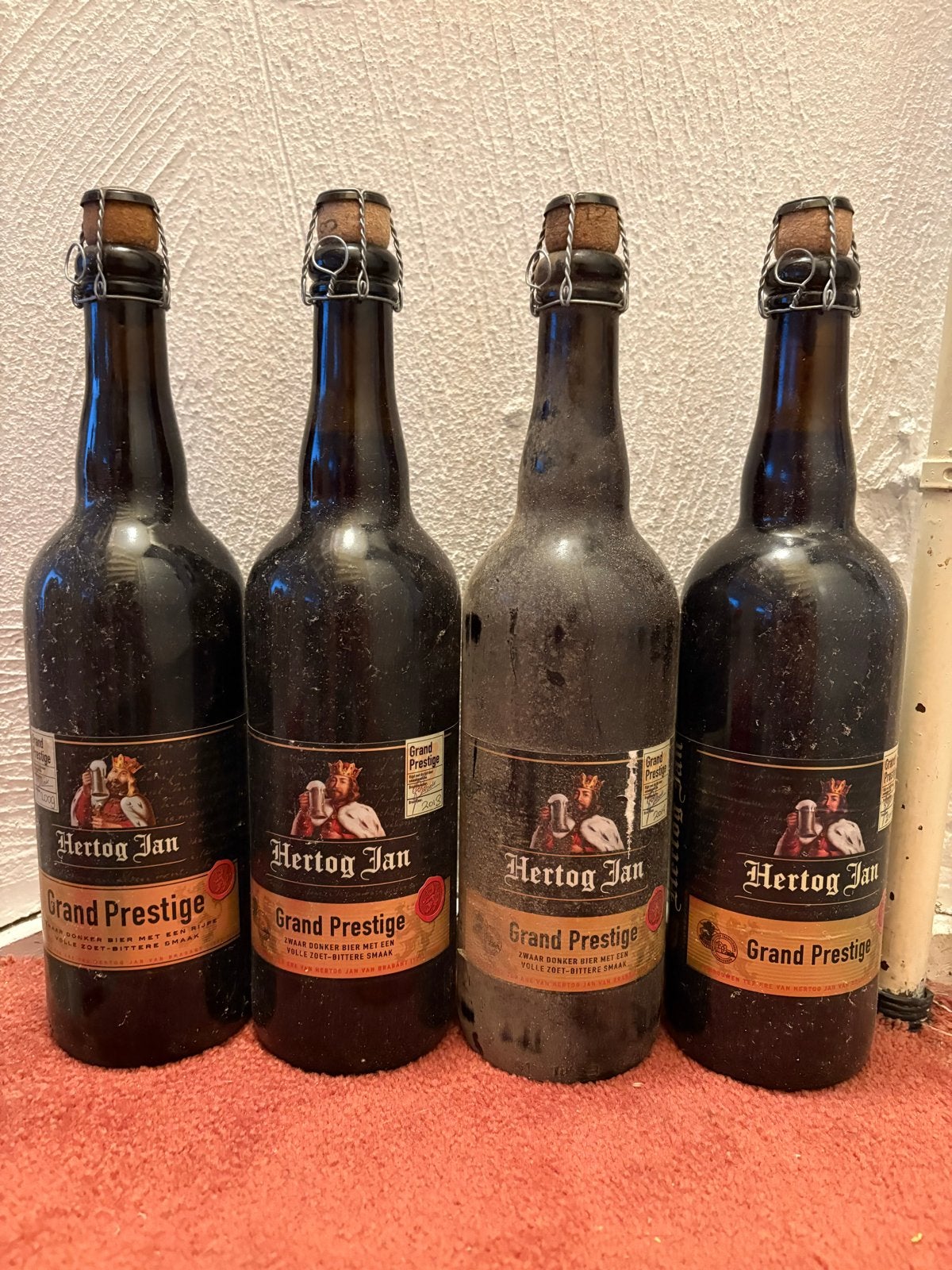 Hertog Jan Grand Prestige jaargangen 2009-2013-2014-2015, Verzamelen, Biermerken, Ophalen, Zo goed als nieuw, Flesje(s), Hertog Jan
