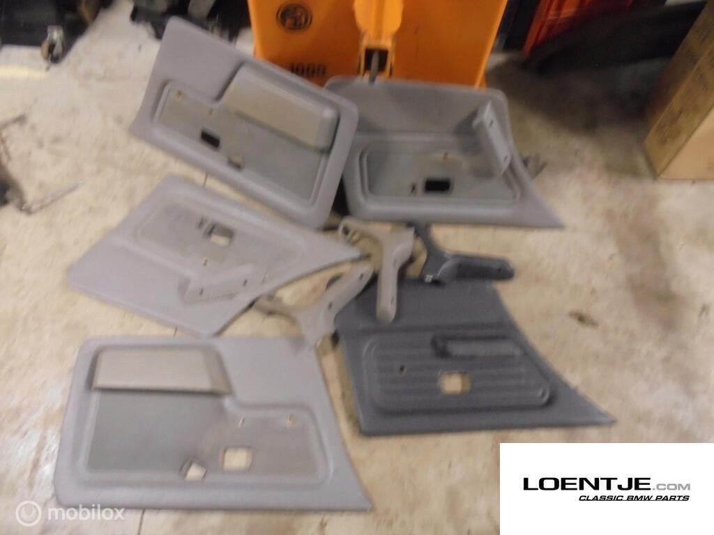 grijze deurpanelen voor e30 sedan of touring 325i 320i etc, Gebruikt, Ophalen of Verzenden, BMW, BMW