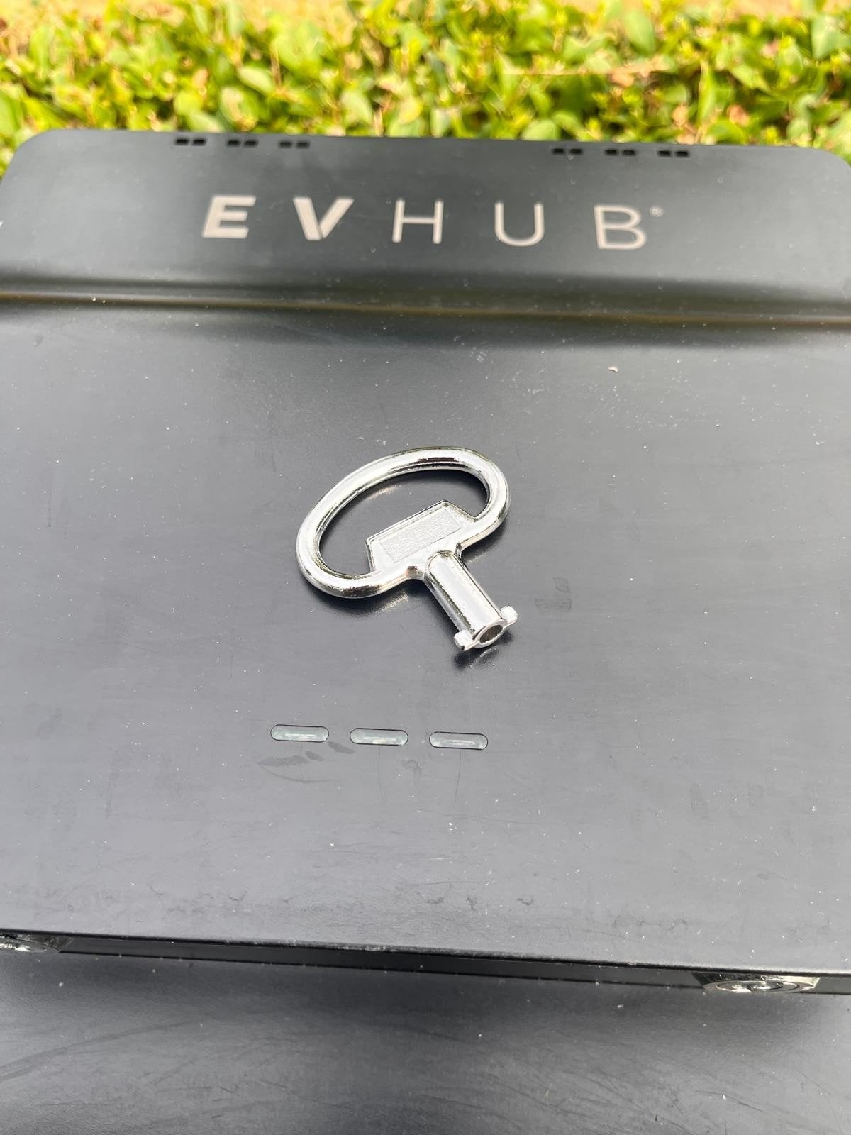 EV HUB laadpaal, Ophalen, Zo goed als nieuw, Laadpaal en Laadkabel