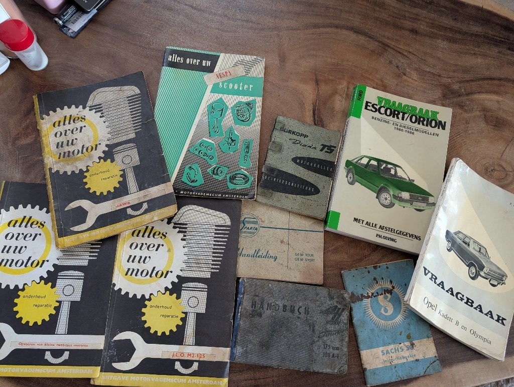 lot oude Boeken Vraagbaken heinkel/ Sachs/Vespa/Dürkopp/Opel, Fietsen en Brommers, Ophalen, Gebruikt, Overige typen, Overige merken