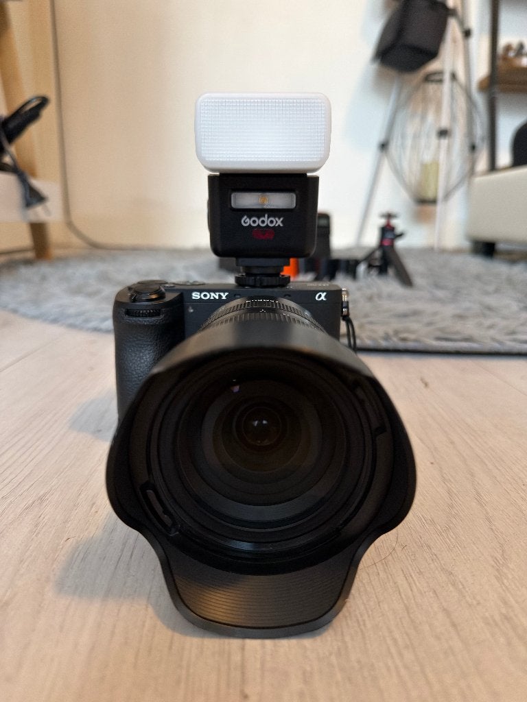 Foto 11 van Sony a6700 + Tamron 17-70 f/2.8 + Extra (9000 clicks)