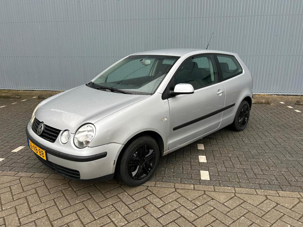Volkswagen Polo 1.4 75PK 2003 Airco Cruise Controle NL Auto, Auto's, Voorwielaandrijving, Stof, Zwart, 4 cilinders