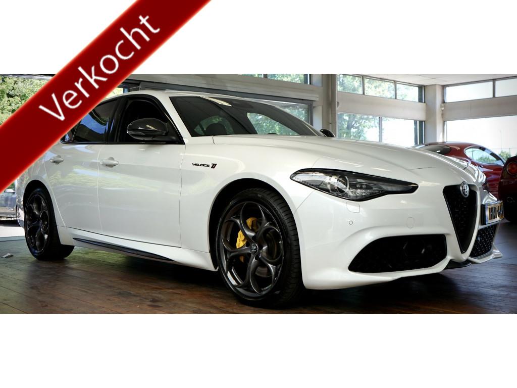 Alfa Romeo Giulia 2.0 T Veloce ti | 280 PK | | Carbon Elemen, Lichtsensor, 4 cilinders, 1505 kg, Wit
