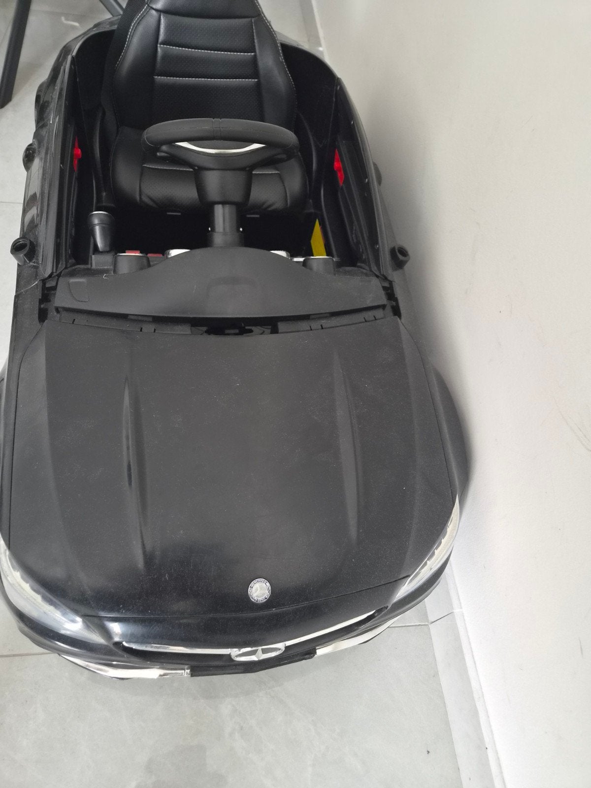 Elektrische kinderauto Mercedes-Benz, Kinderen en Baby's, Speelgoed | Buiten | Voertuigen en Loopfietsen, Ophalen, Gebruikt, Loopvoertuig