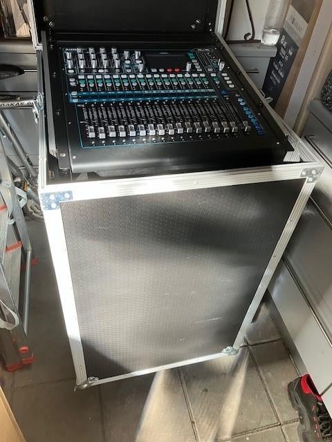 Mengtafel ALLEN&HEATH  TYPE QU-16, Ophalen, Zo goed als nieuw