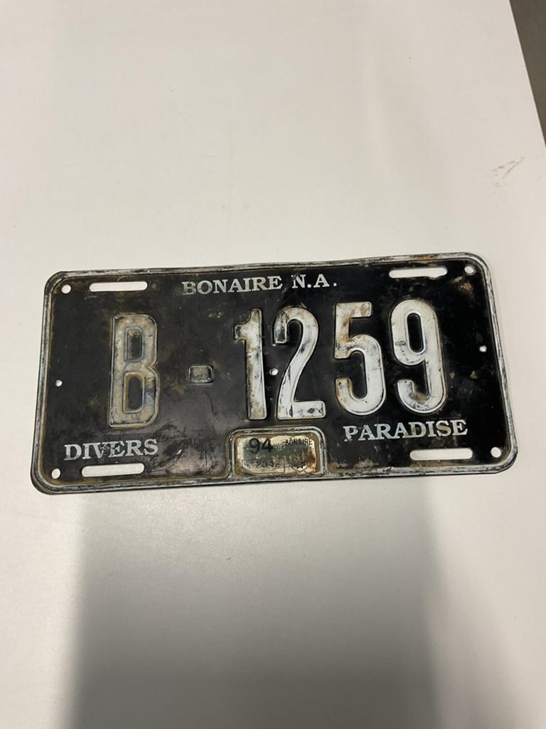 Bonaire nummerplaat, Ophalen, Gebruikt, Auto's