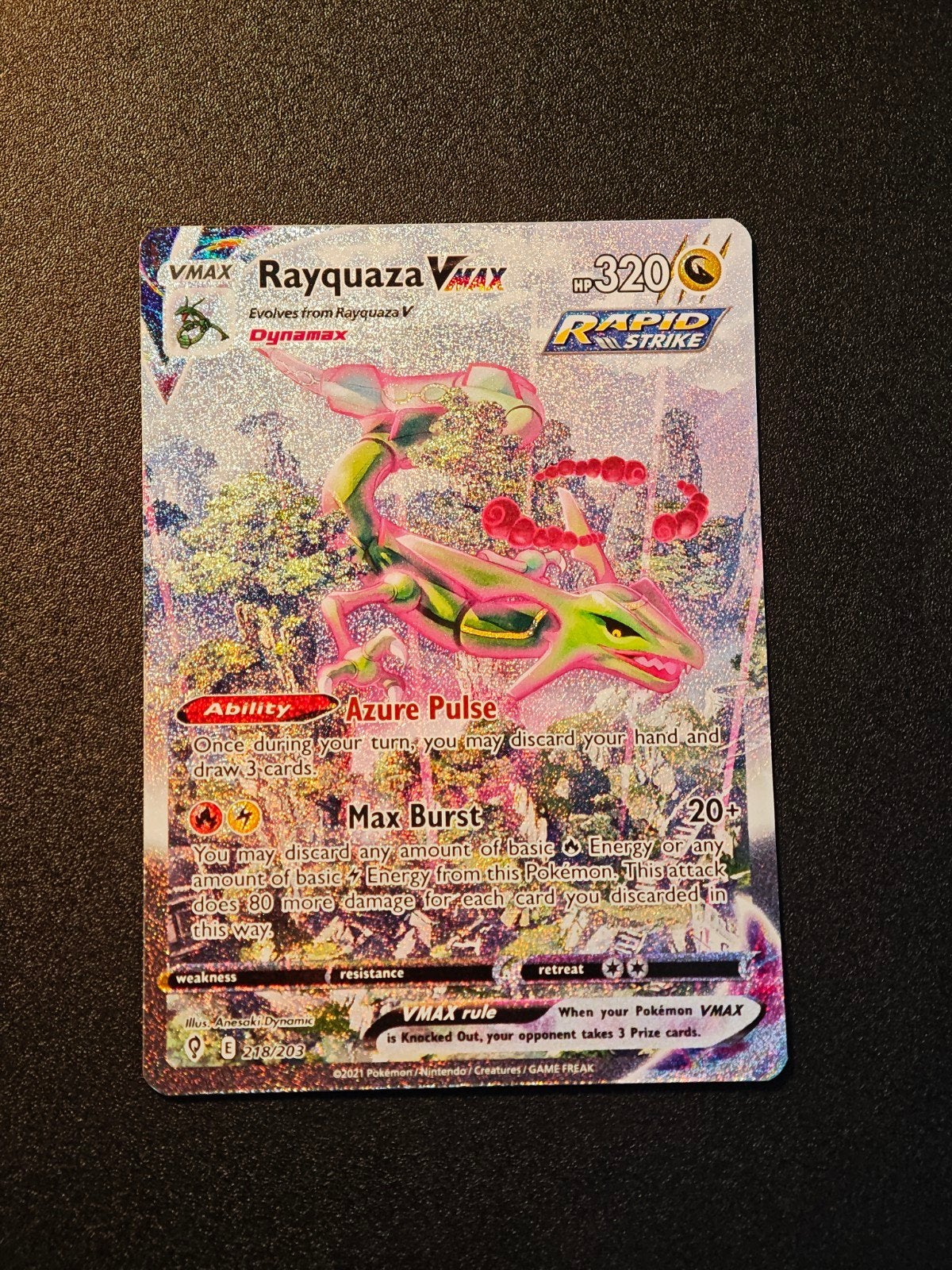 Rayquaza Vmax 218 evolving skies, Ophalen of Verzenden, Zo goed als nieuw
