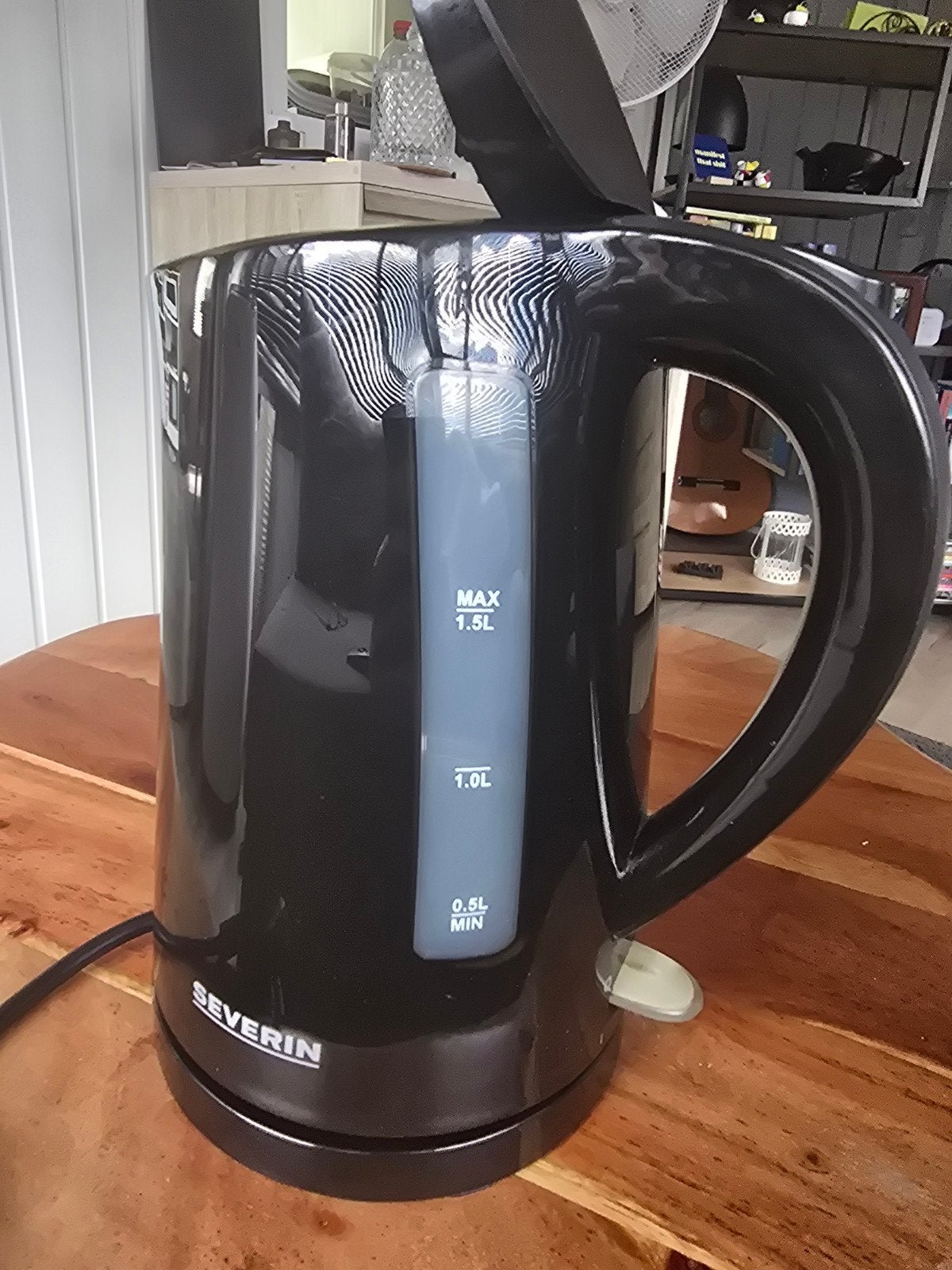Severin Waterkoker Zwart 1.5L - Zo goed als nieuw, 1 tot 2 liter, Ophalen of Verzenden, Zo goed als nieuw, Rvs