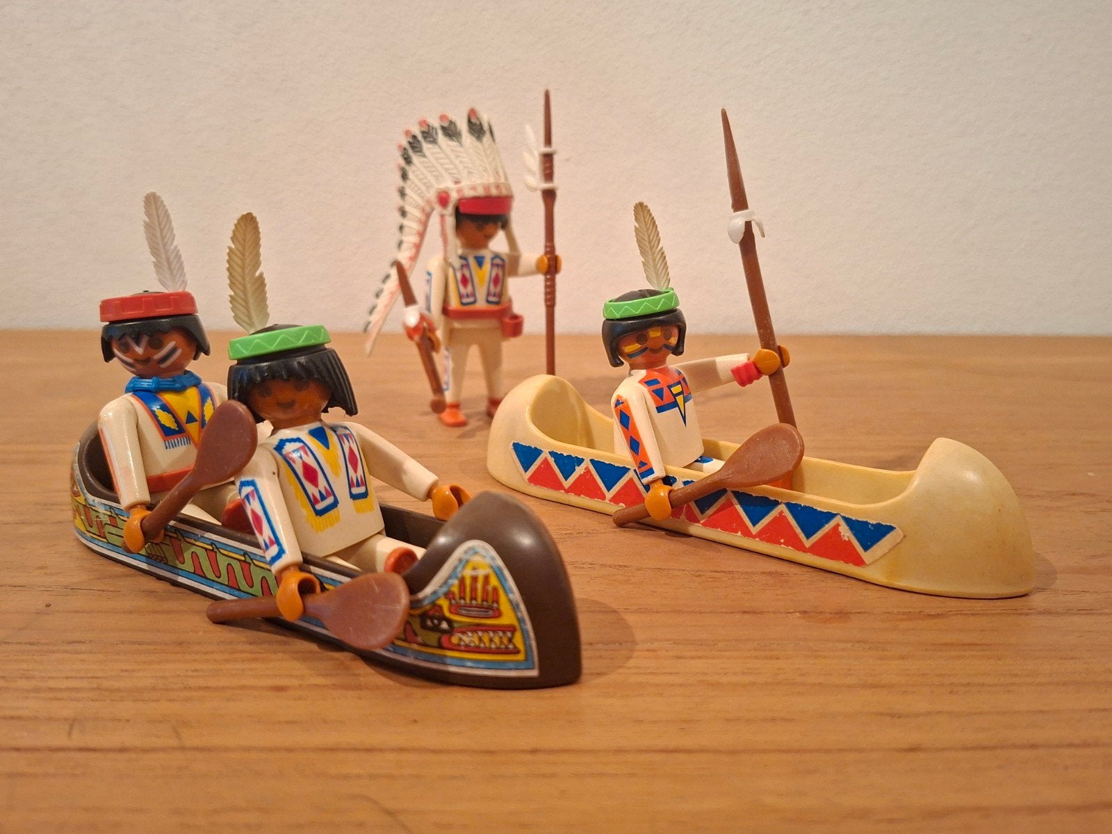 11. Vintage Playmobil Indianen met kano's en Chief, Ophalen of Verzenden, Gebruikt, Jongen of Meisje